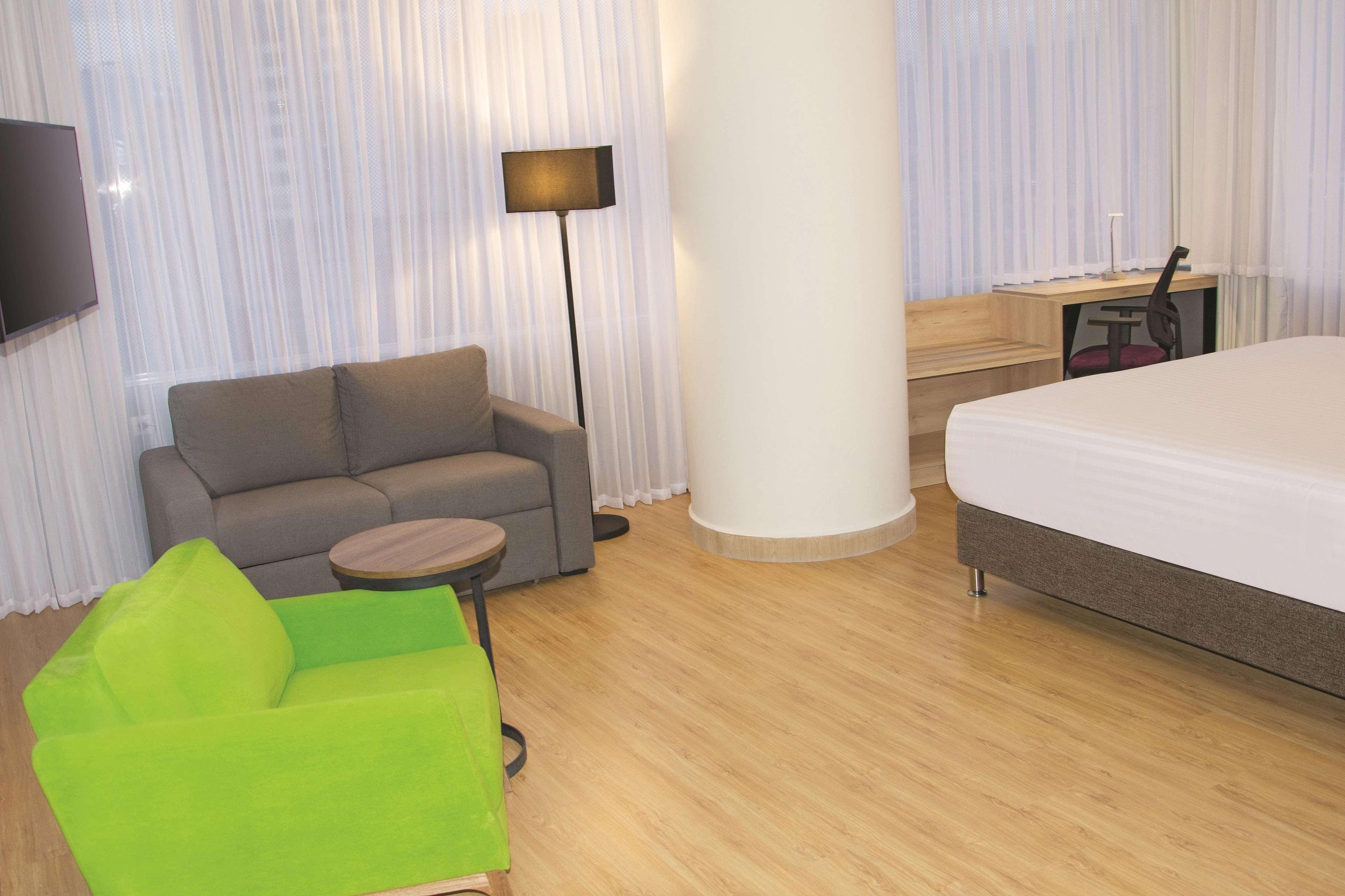 La Quinta By Wyndham Medellin Otel Dış mekan fotoğraf