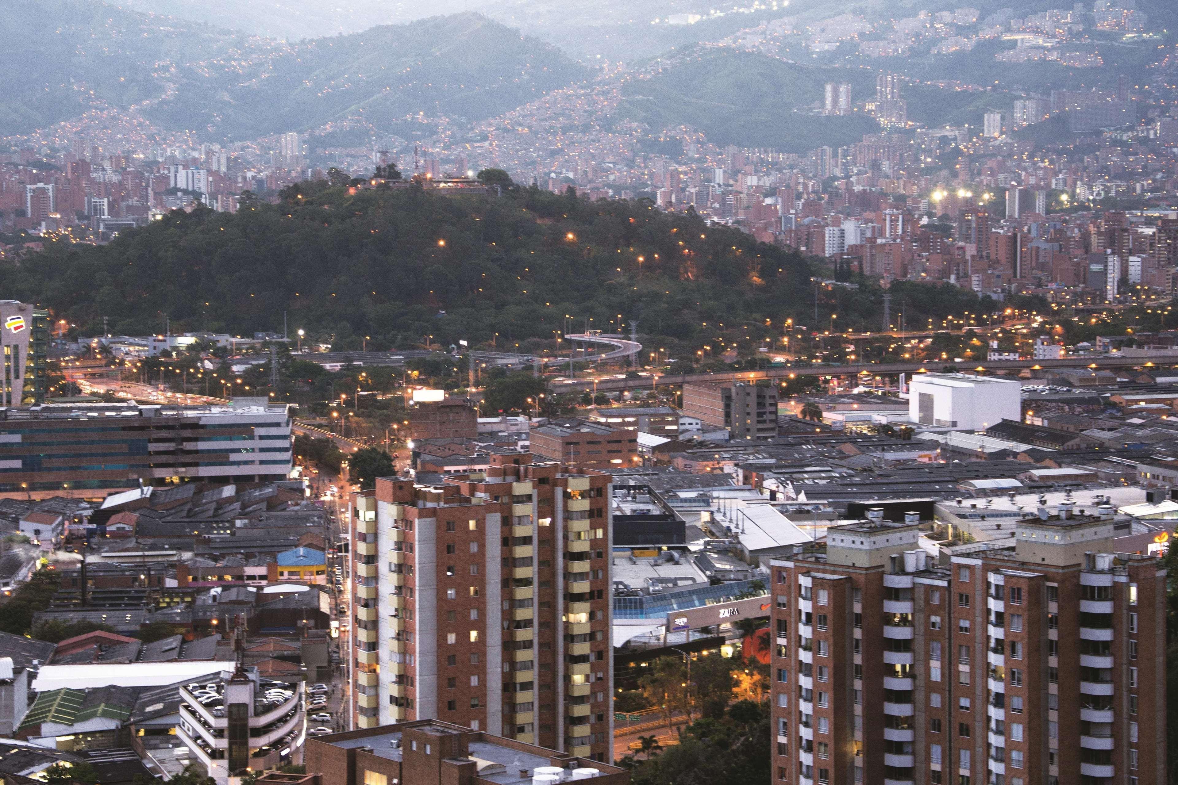 La Quinta By Wyndham Medellin Otel Dış mekan fotoğraf