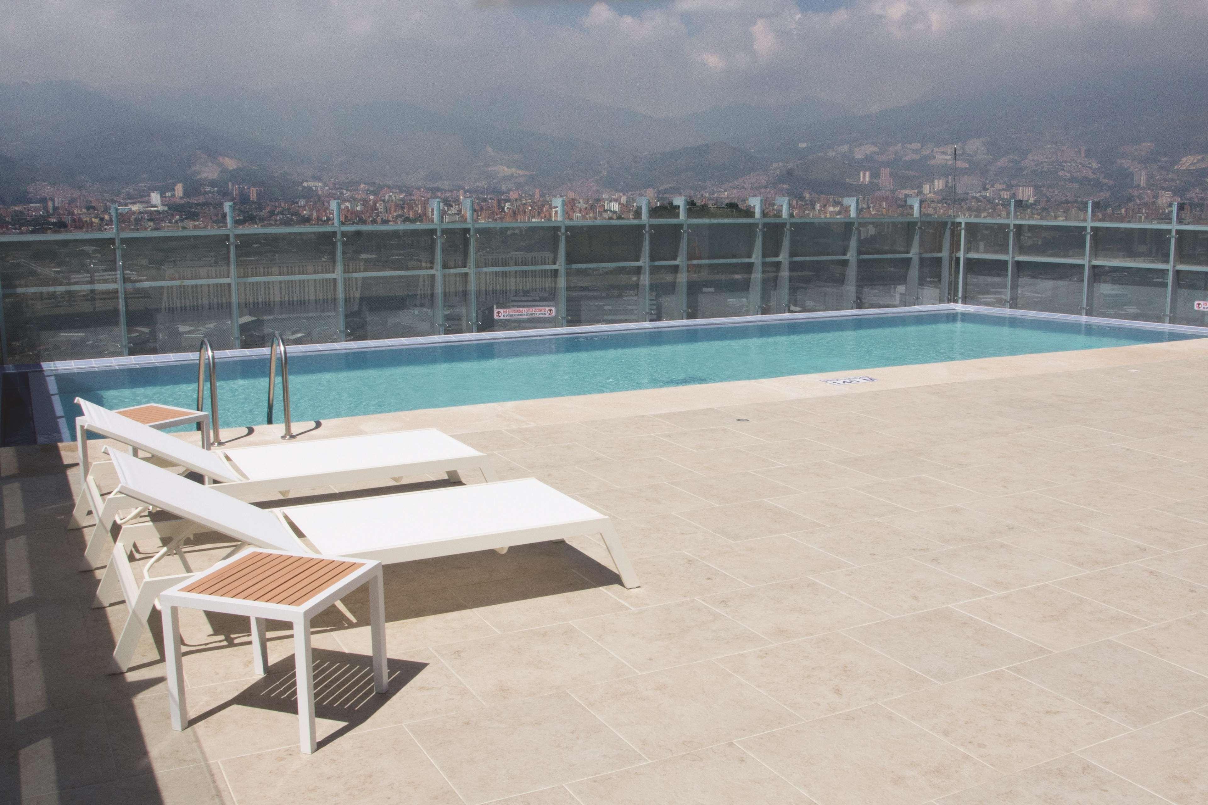 La Quinta By Wyndham Medellin Otel Dış mekan fotoğraf