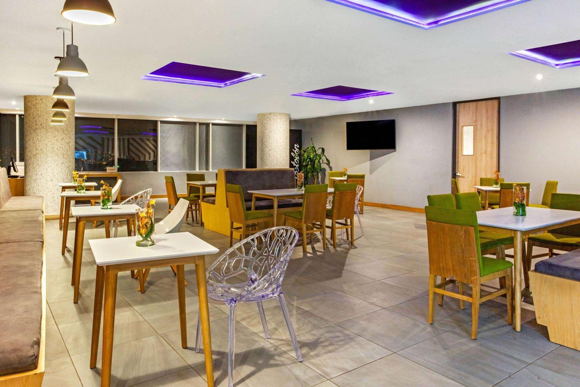 La Quinta By Wyndham Medellin Otel Dış mekan fotoğraf