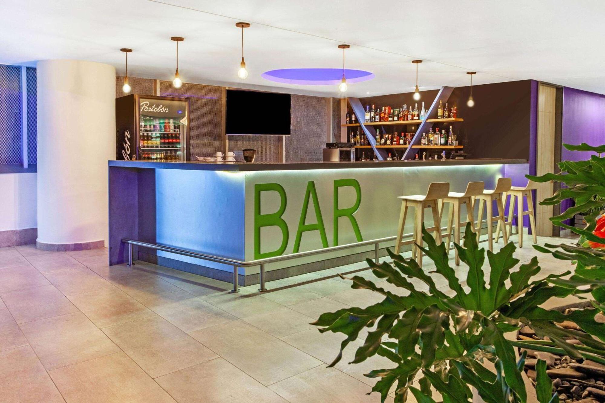 La Quinta By Wyndham Medellin Otel Dış mekan fotoğraf