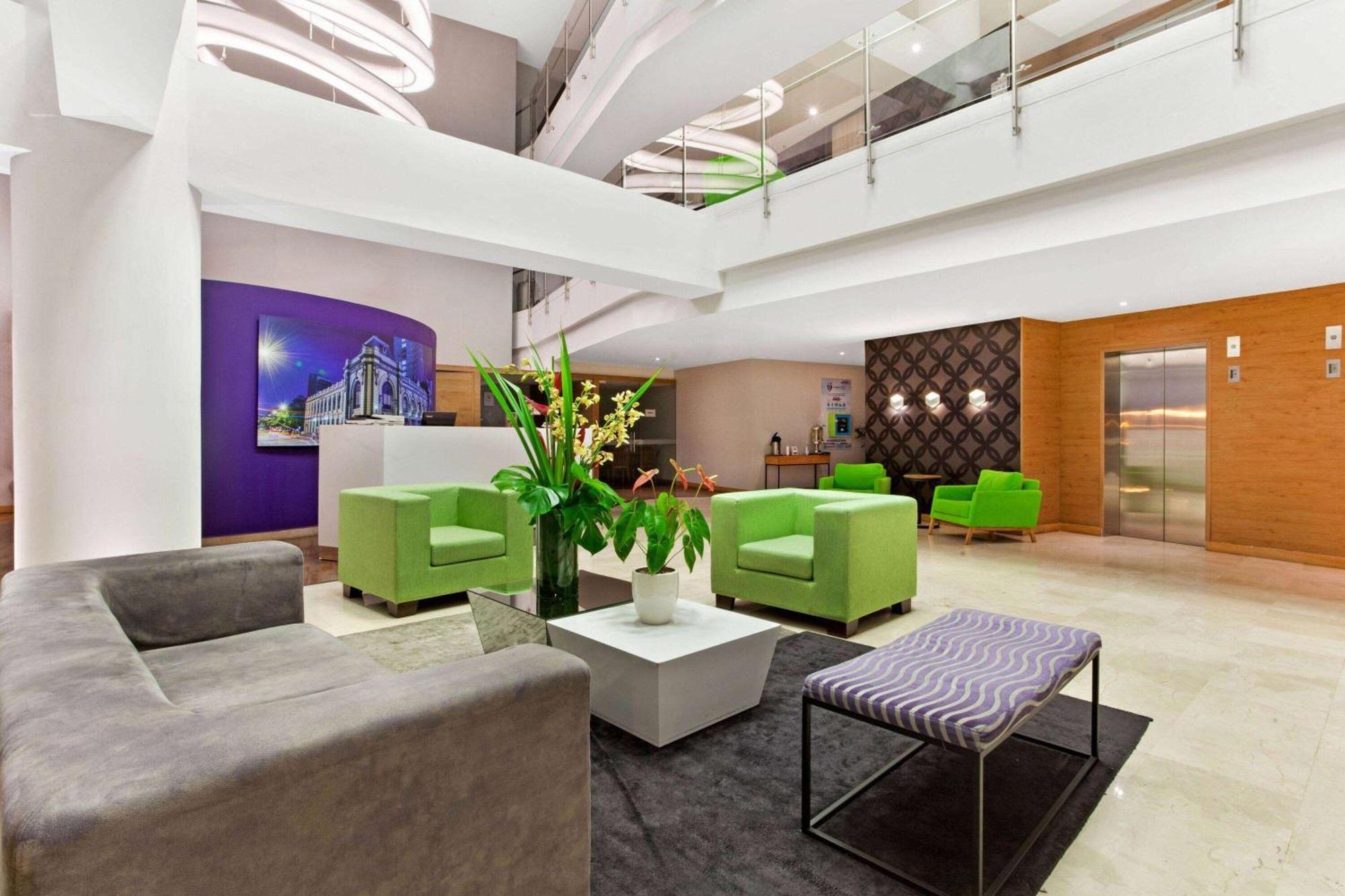 La Quinta By Wyndham Medellin Otel Dış mekan fotoğraf