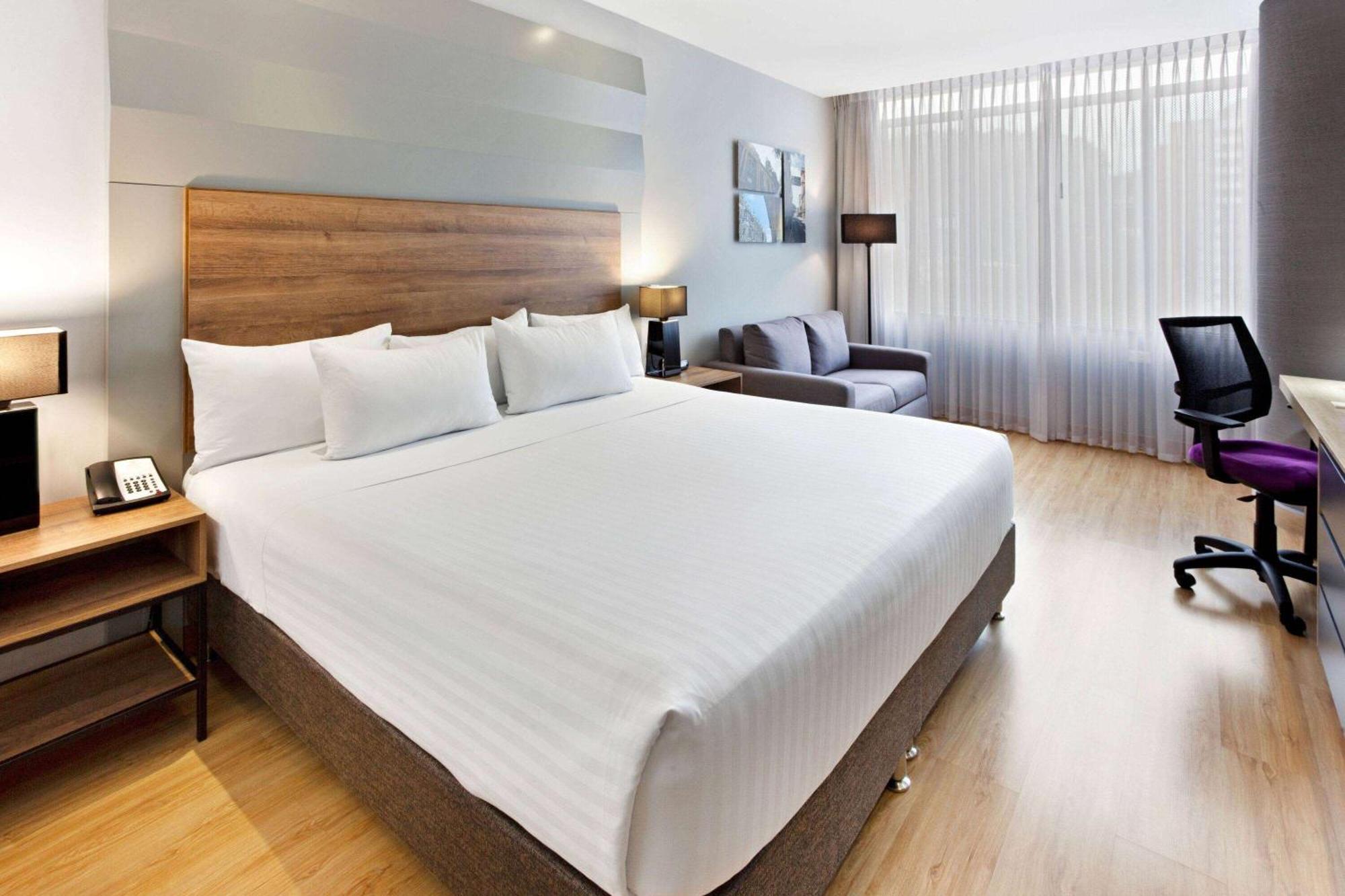 La Quinta By Wyndham Medellin Otel Dış mekan fotoğraf